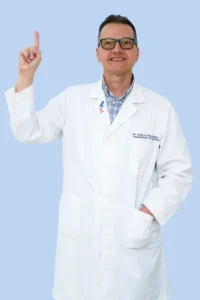 Dr. César Silva, Médico Traumatólogo en Grupo Helitac