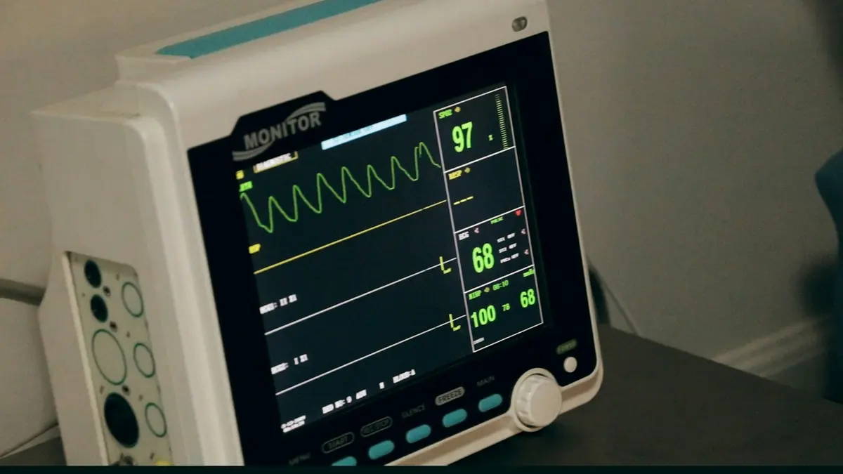 Monitor de signos vitales para la valoración de emergencias oncológicas